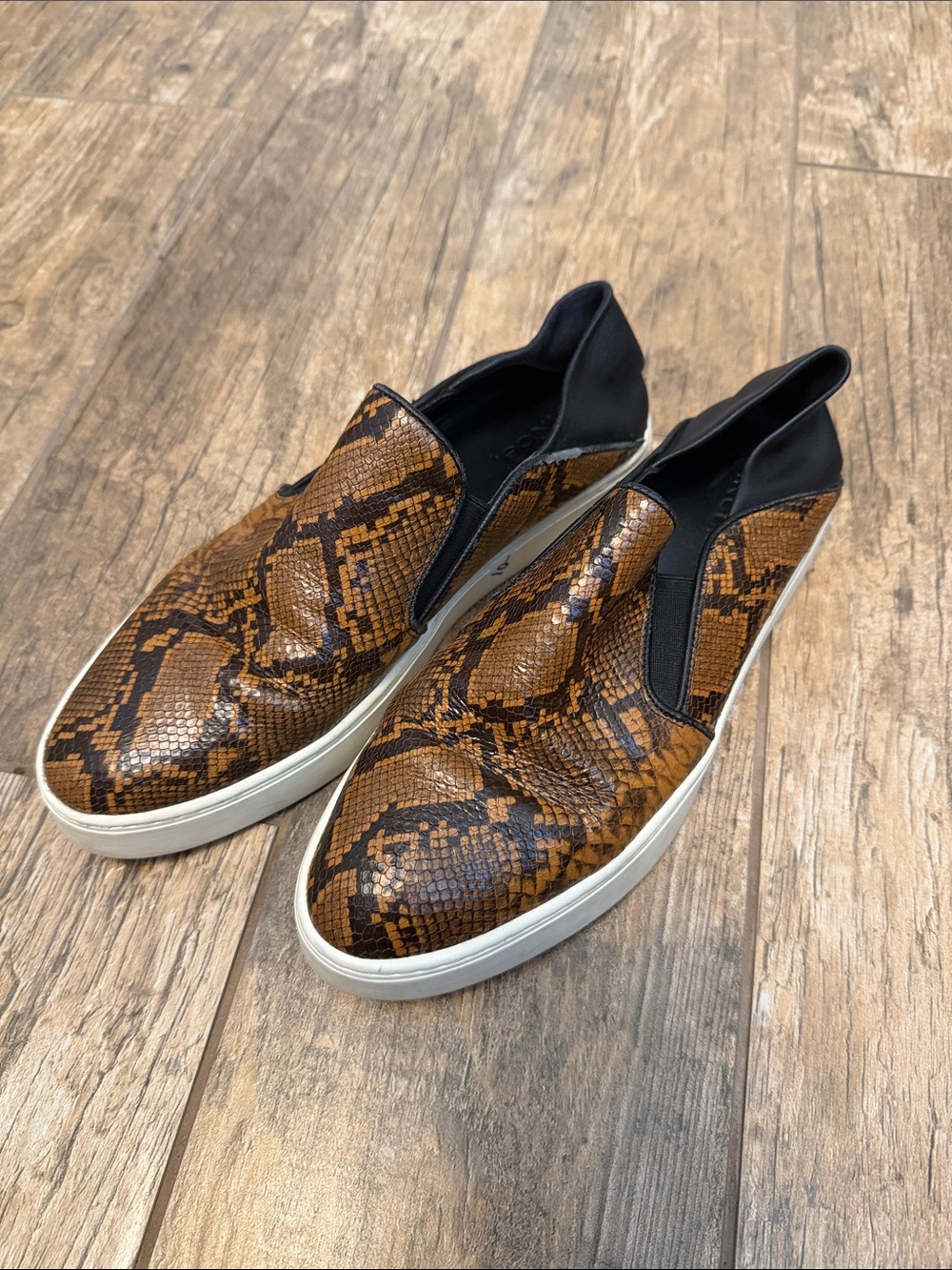 Vince Garvey Snake Embossed Slip-On Sneakers leather 6.5